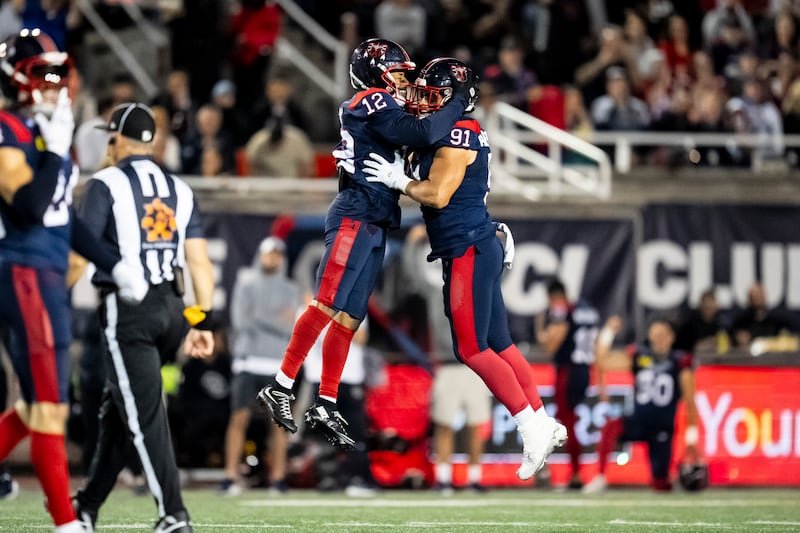 Les Alouettes signent un 3e gain de suite et se rapprochent des séries Les Alouettes poursuivent leur remontée avec une 3e victoire de suite contre Calgary. Davis Alexander impressionne avec 350 verges par la passe.