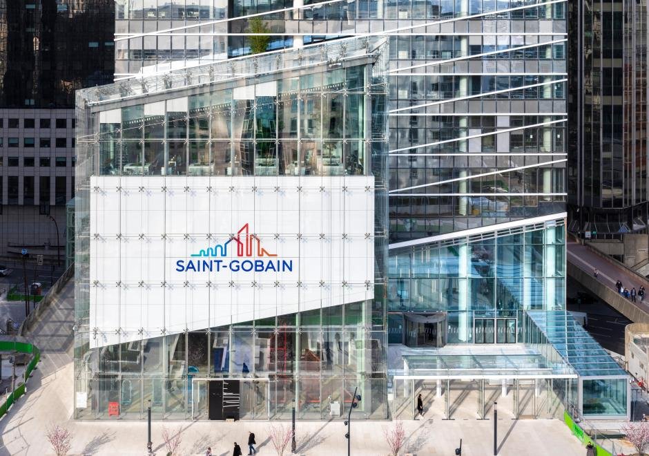 Saint-Gobain inaugure une usine de plaques de plâtre zéro carbone près de Montréal Une première mondiale près de Montréal : Saint-Gobain ouvre une usine zéro carbone de plaques de plâtre, réduisant 44 000 t de CO2 par an. 🌍⚡ #SaintGobain #Montréal #ÉnergieVerte